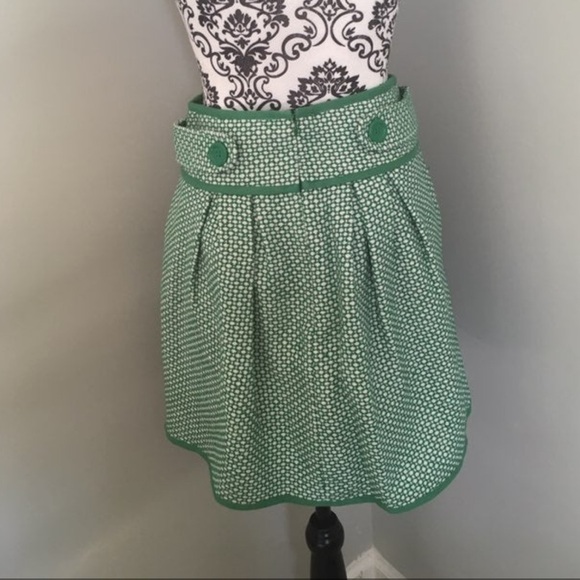 Tullette MIni Green and White Skirt Belting Detail - Picture 3 of 7